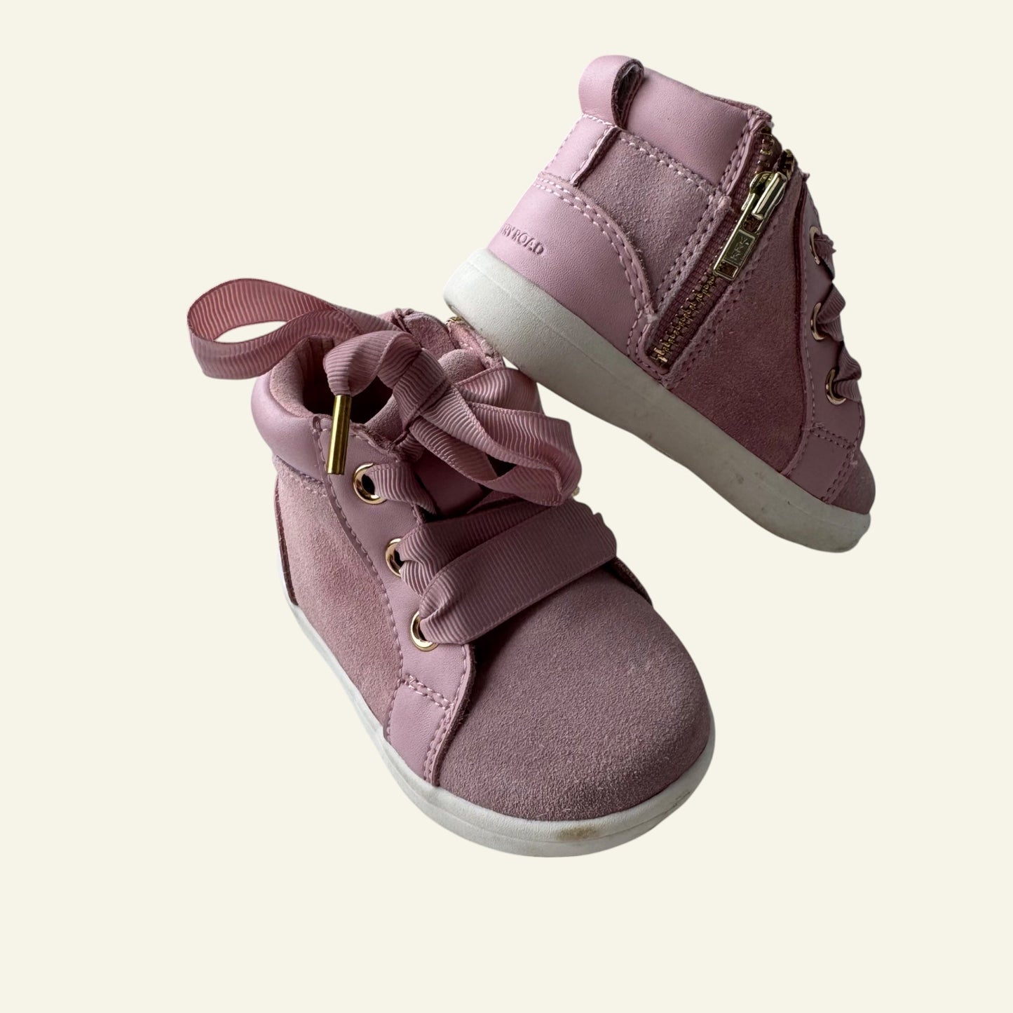 Country Road pink boots size 20 (marks on heel)