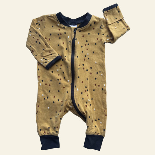 Anko yellow triangle pattern onesie size 0000