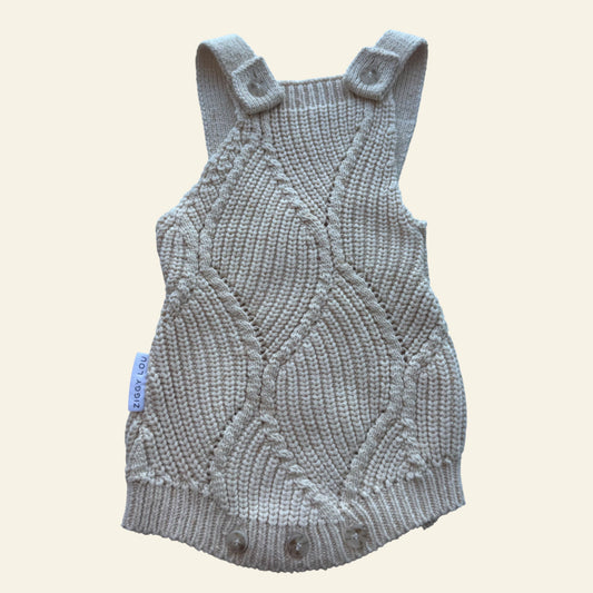 Ziggy Lou beige speckle knit romper size 0000
