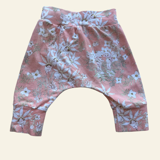 May Gibbs pink leggings approx size 000 (no tag)