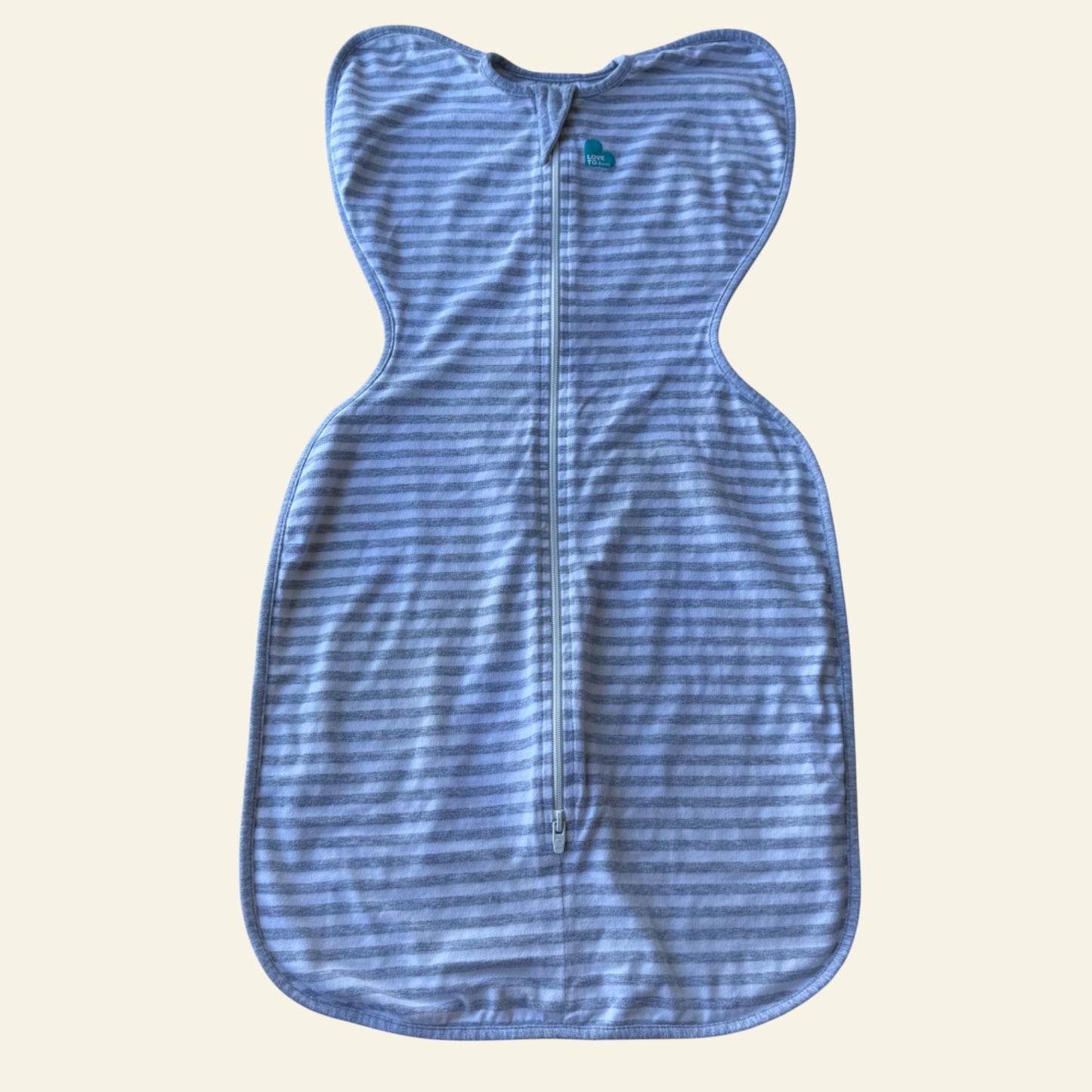 Love to Dream grey stripe swaddle size M (1.0 TOG)