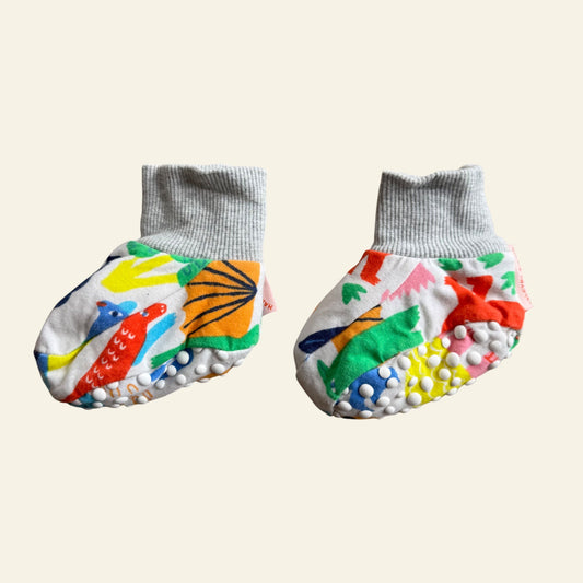 Halcyon Nights rainbow creature baby shoes size OS