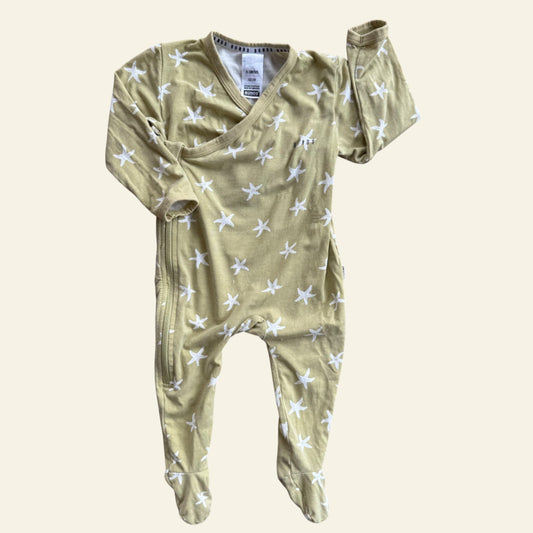 Bonds green starfish wrap onesie size 000