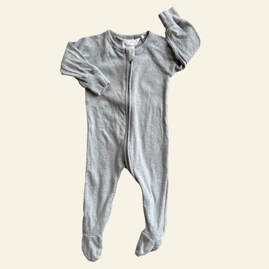 Susukoshi sage green onesie size 000