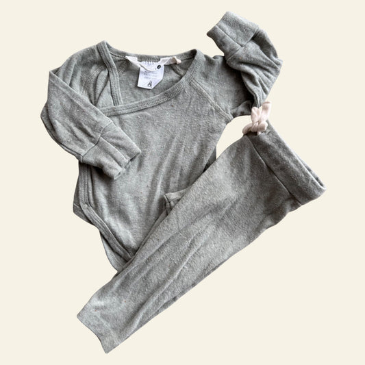 Susukoshi green speckled bodysuit and leggings set size 0000