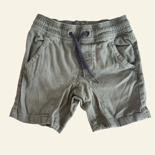 Kids and Co khaki green shorts size 2