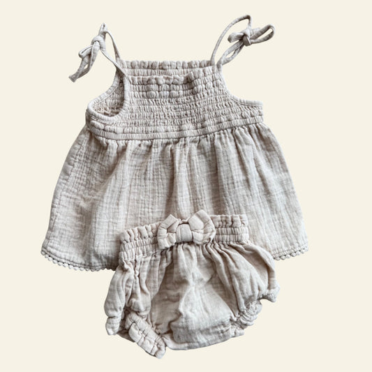 Country Road beige spot top and bloomers set size 000