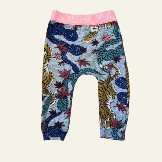 Bonds grey tiger and snakes leggings size 00