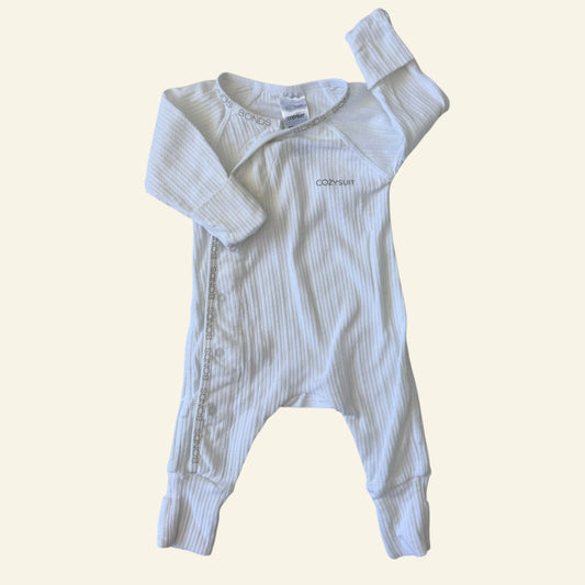 Bonds white cozysuit size 00000