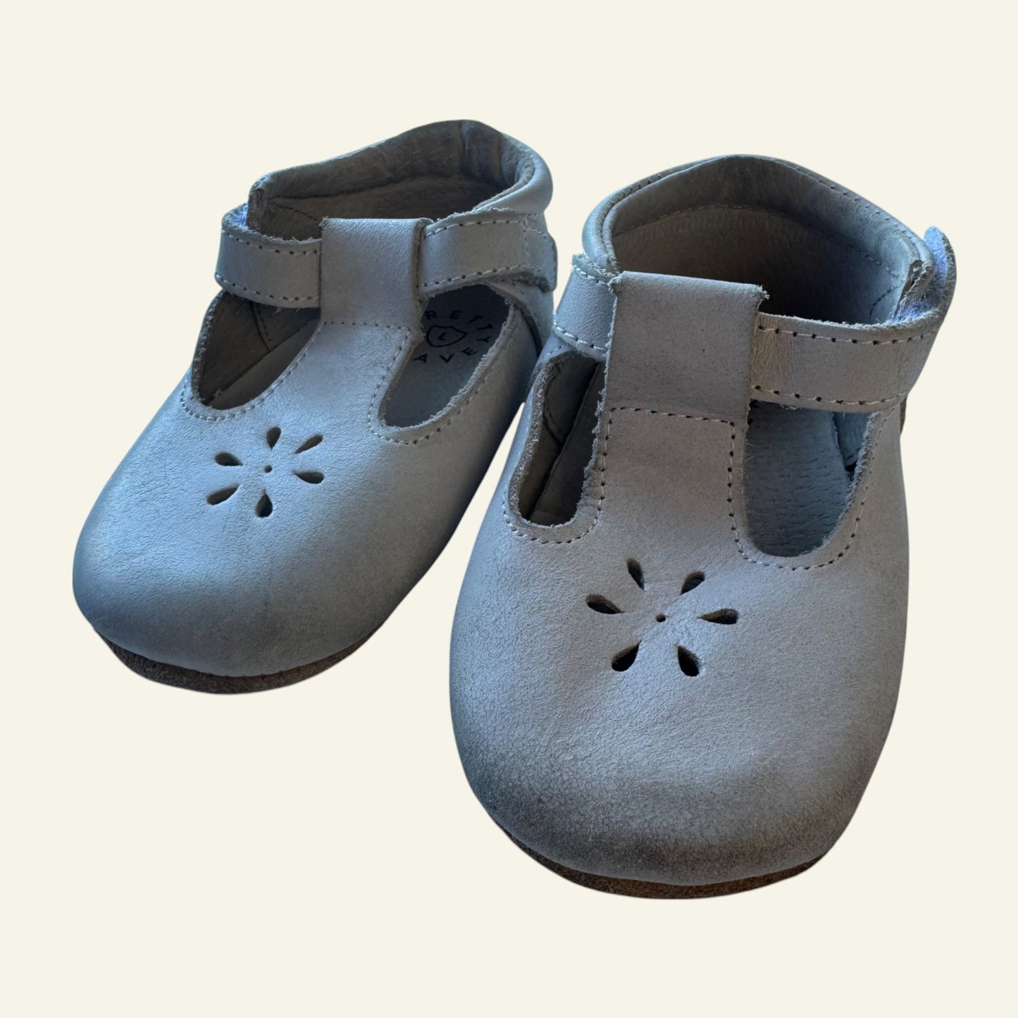 Pretty brave beige soft sole shoes size L