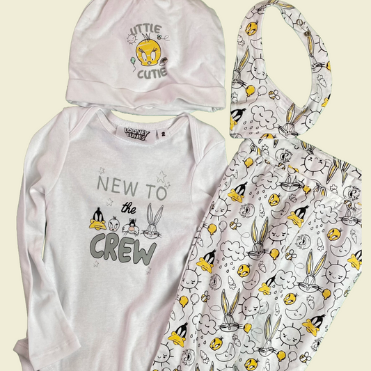Looney Tunes white four piece set size 2