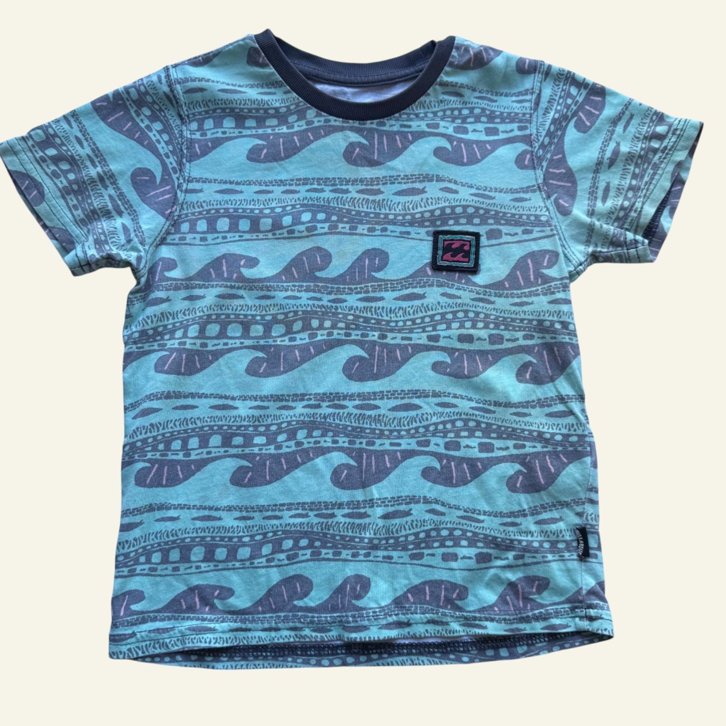 Billabong green patterned tshirt size 2 (Perfectly Imperfect)