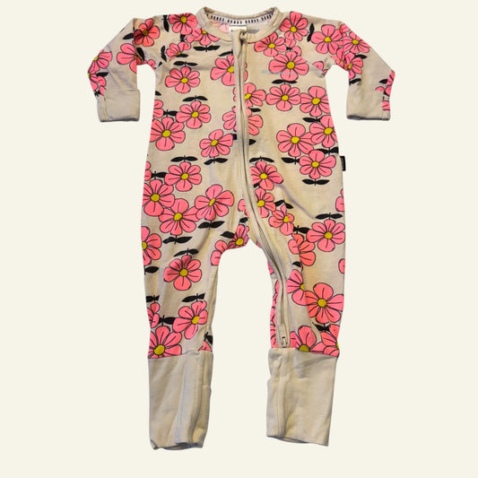 Bonds pink flower wonder suit size 000