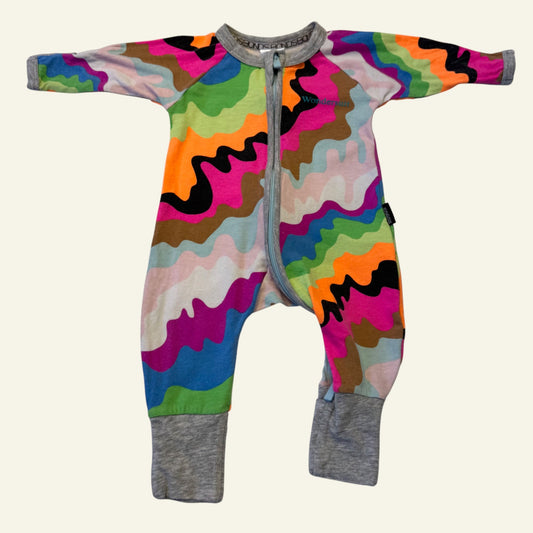 Bonds rainbow wonder suit size 0000