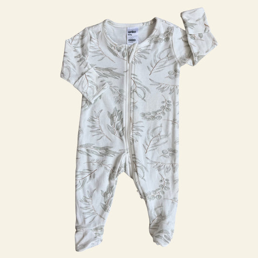 Anko white leaf onesie size 0000