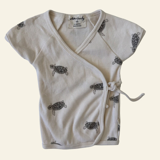 Wilson & Frenchy white turtles crossbody top size 000